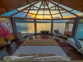 KAY PACHA LODGE lago titicaca All Inclusive, hotel u gradu Puno