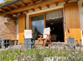 Casa Samantha a Sant'Anna di Tambre BL, hotel s parkiriščem v mestu Tambre dʼAlpago