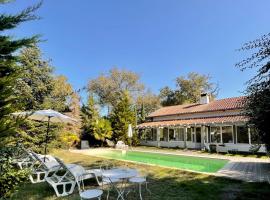 Villa au milieu des pins - Domaine Temali: Lue şehrinde bir villa