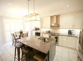 Beautiful 4 Bedroom Upper Unit of Home, No Shared Spaces, hotell i Georgetown