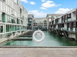 Marina Luxe Retreat w Carpark-Pool-Spa-Gym-Sauna