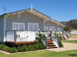 Dangerfield Oaks Boutique Cottage's, farm stay in Mudgee