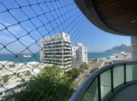 30 secs to the beach, 3 balconies, 2 bdrms ensuite