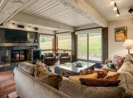 Enclave 101, Snowmass Ski-In Ski-Out Condo with Shared Pool & Hot Tub