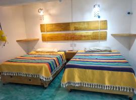 OCTOPUS Apartamento 2, hotel with parking in San Crisanto