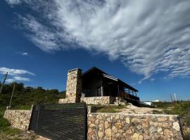 CASA CON PILETA EN ESTANCIA VIEJA, хотел в Estancia Vieja