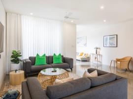 Keppel - Pet Friendly - 4 Mins Walk to Beach, hotell i Huskisson