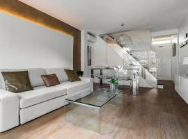 Chalet independiente de diseño con Patio Privado: Madrid'de bir otel