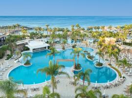 Olympic Lagoon Resort Paphos: Baf'ta bir otel