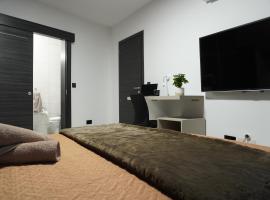 Cozy Private Room with Ensuite in Msida/Pieta - Near Valletta โรงแรมในPietà