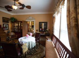 Bees B & B, B&B in Mount Airy