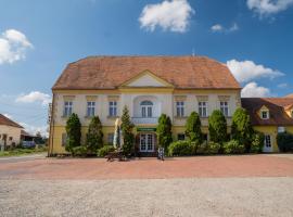 Hotel Club, családi szálloda Vranovská Vesben