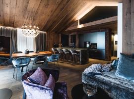 Chalet Urela Luxury Apartment, hotel in Santa Cristina in Val Gardena