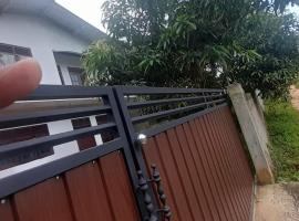 House with AC and Swimming Pool, hotell i Ambalangoda