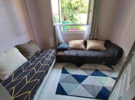 Maison proche paris 2 chambre, jardin parking, hotel din Argenteuil