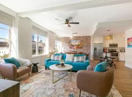 French Quarter Oasis: Spacious 4-Bedroom Condo