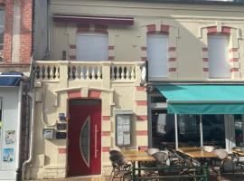 Laugann's Home, hotel cerca de Playa de Cabourg, Cabourg