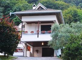 Villa Rosetta Tra lago e monti, holiday home in Pescate