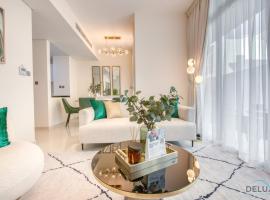 Restful 3BR Townhouse at DAMAC Hills 2 Dubailand by Deluxe Holiday Homes, apartment in Dubai