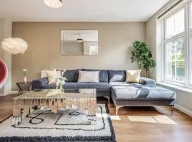 Stylish 3 Bed Sunningdale Center - Parking - LONG STAY discount