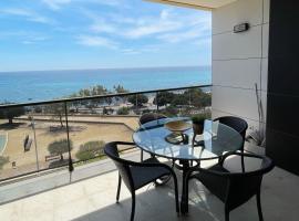 Luxury Apartment/ Sea views/Pool/Gym, хотел в San Jorge