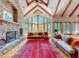 Hawk Cove Manor