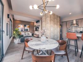 Breakfast Included at Regatta Living 702, apartment in Los Prados