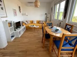 Tranquil apartment across the bridge