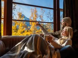 Johnston Canyon Lodge & Bungalows、キャッスル・ジャンクションのコテージ