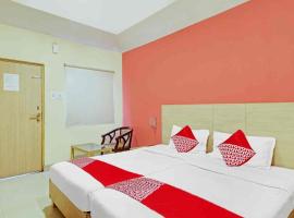 SK FIRST TRANSIT HOTEL Shamshabad, hotel cerca de Aeropuerto Internacional Rajiv Gandhi, Hyderabad