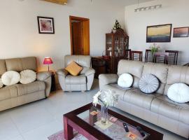 Lovely Apartment in Colombo - Havelock City, apartment in Colombo