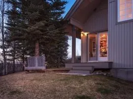 Apres Chalet Luxury Town Home off Ski Hill Rd