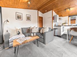 Bowness 45 - 2 bedroom Lake Windermere Lodge, chalet de monta&ntilde;a en Windermere
