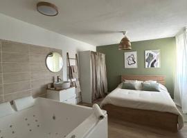 Romantique Room, cheap hotel in Muret