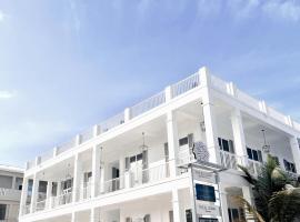 The Ellysian Apartments, apartment in Placencia Village