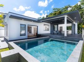 TAHITI LUXURY HOME by JAWS, cheap hotel in Taapuna