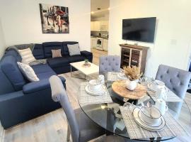 LUXURY APARTMENTS 5QUEENBED - 20 min away Manhattan, отель в Джерси-Сити