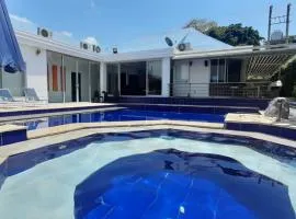 Hermosa Casa en El Peñon con Piscina y Jacuzzi Privados