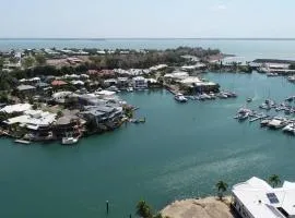 Marina Views Apartment Cullen Bay