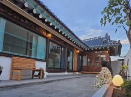 Exclusive House Hanok Stay 'Soo Hanok', hanok-hus i Suncheon