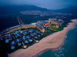 The Westin Shimei Bay Resort, hotel with parking in Wanning