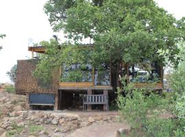 Luxury Treehouse on Bronberg Ridge, lyxtält i Tierpoort