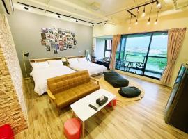 頭城94耍廢鐵道迷山景四人房, hotel di Wei-ch'ien