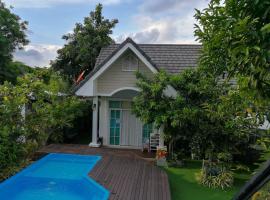 The Cube Pool Villa 1، بيت عطلات في Phayayen