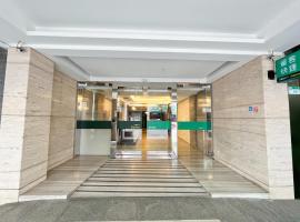CHECK inn Express Taipei Station, hotel in Datong District , Taipei