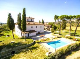Farmhouse with swimming pool surrounded by greenery just 20 minutes from Arezzo, aparthotel in Castiglion Fibocchi