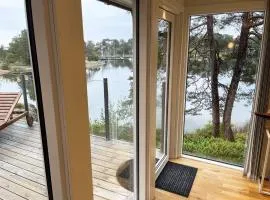 Nice cottage located on a seaside plot outside Oskarshamn