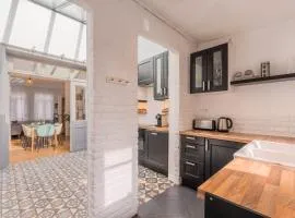 3 bedroom house with garden, near Lille