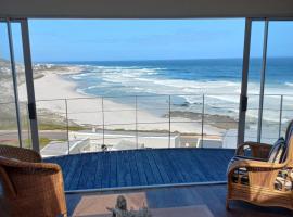 Swept Away Guesthouse - No-Loadshedding: Yzerfontein şehrinde bir otel