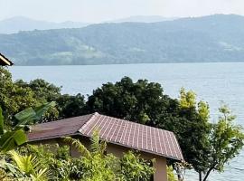 Lotus Lakeshore Homes, hotel Púnában